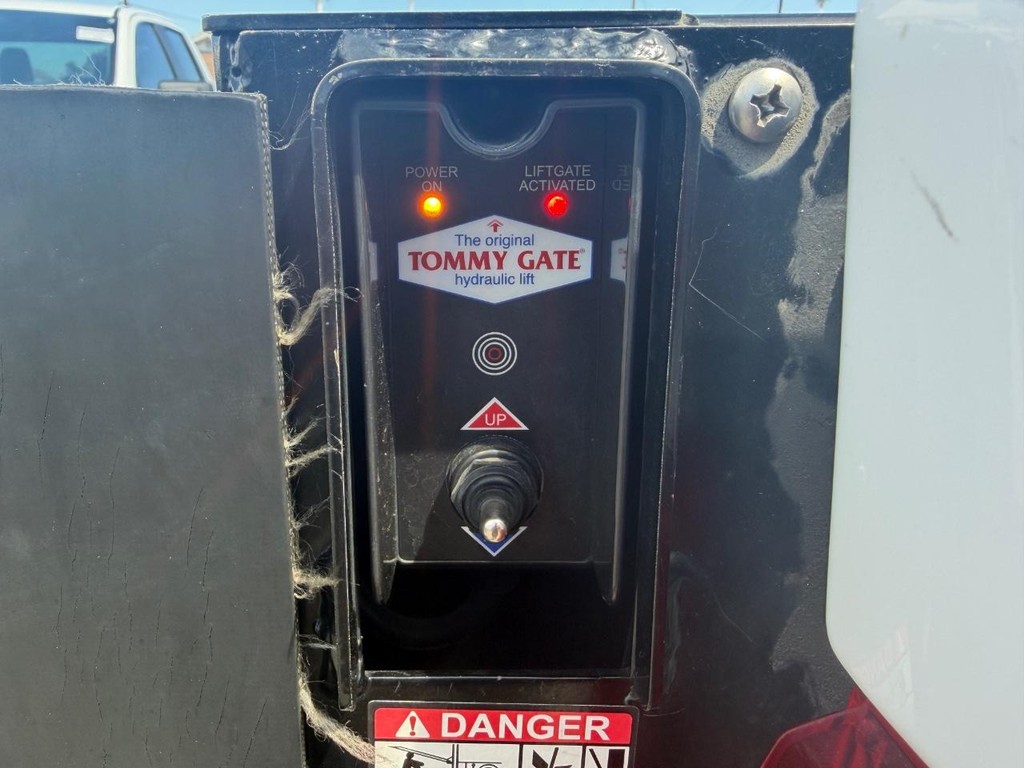 Ford F-150 Vehicle Full-screen Gallery Image 36