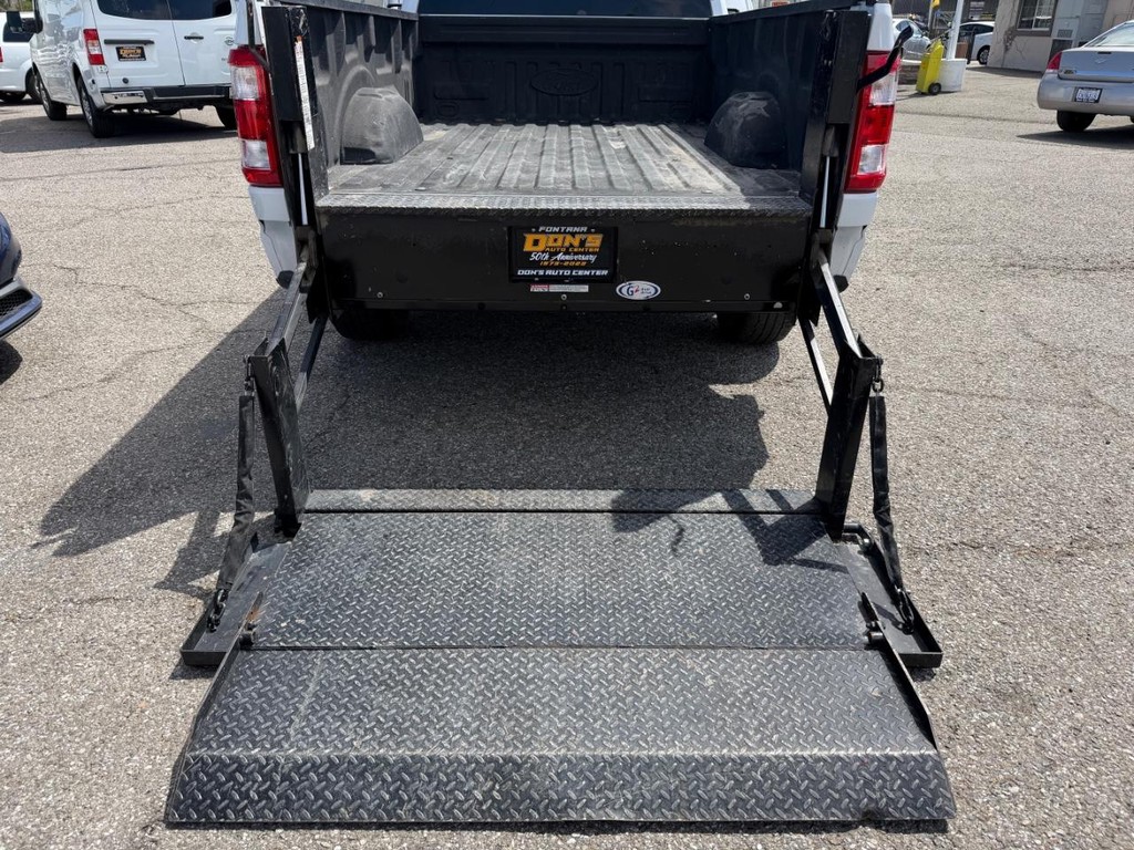 Ford F-150 Vehicle Full-screen Gallery Image 37