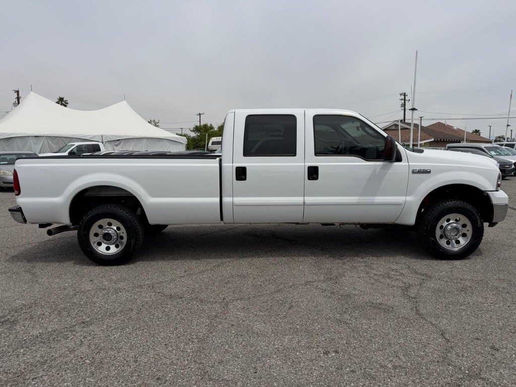Ford F-250 Vehicle Full-screen Gallery Image 05