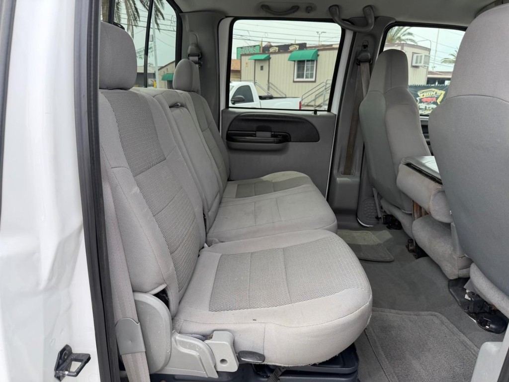 Ford F-250 Vehicle Full-screen Gallery Image 29