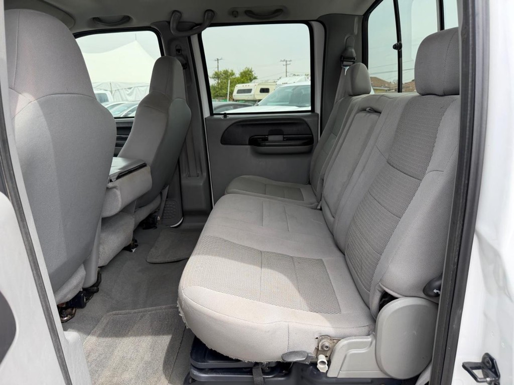 Ford F-250 Vehicle Full-screen Gallery Image 31