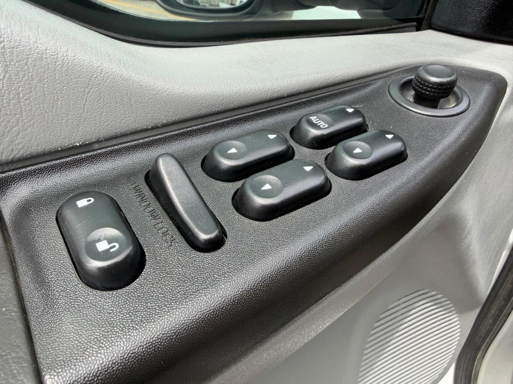 Ford F-250 Vehicle Full-screen Gallery Image 33