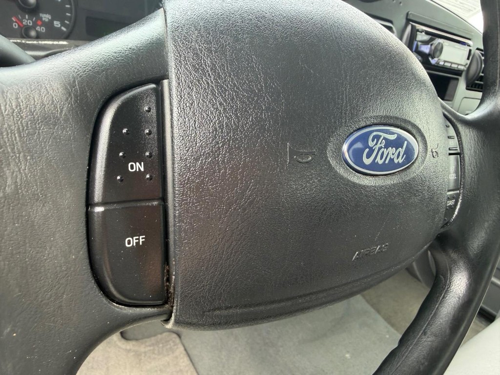 Ford F-250 Vehicle Full-screen Gallery Image 34