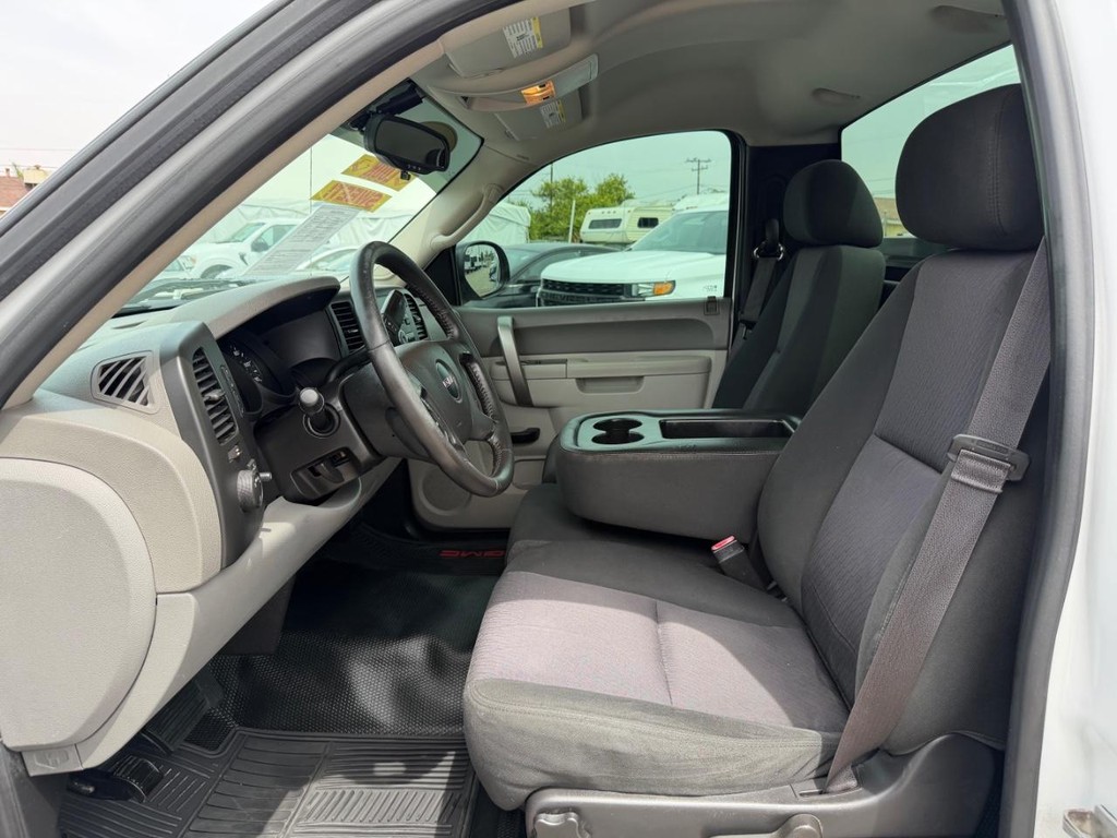 GMC Sierra 1500 Vehicle Full-screen Gallery Image 17