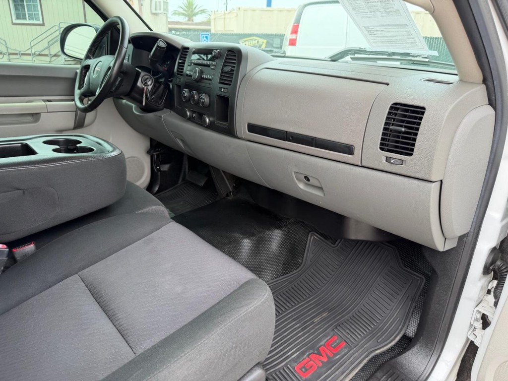 GMC Sierra 1500 Vehicle Full-screen Gallery Image 20