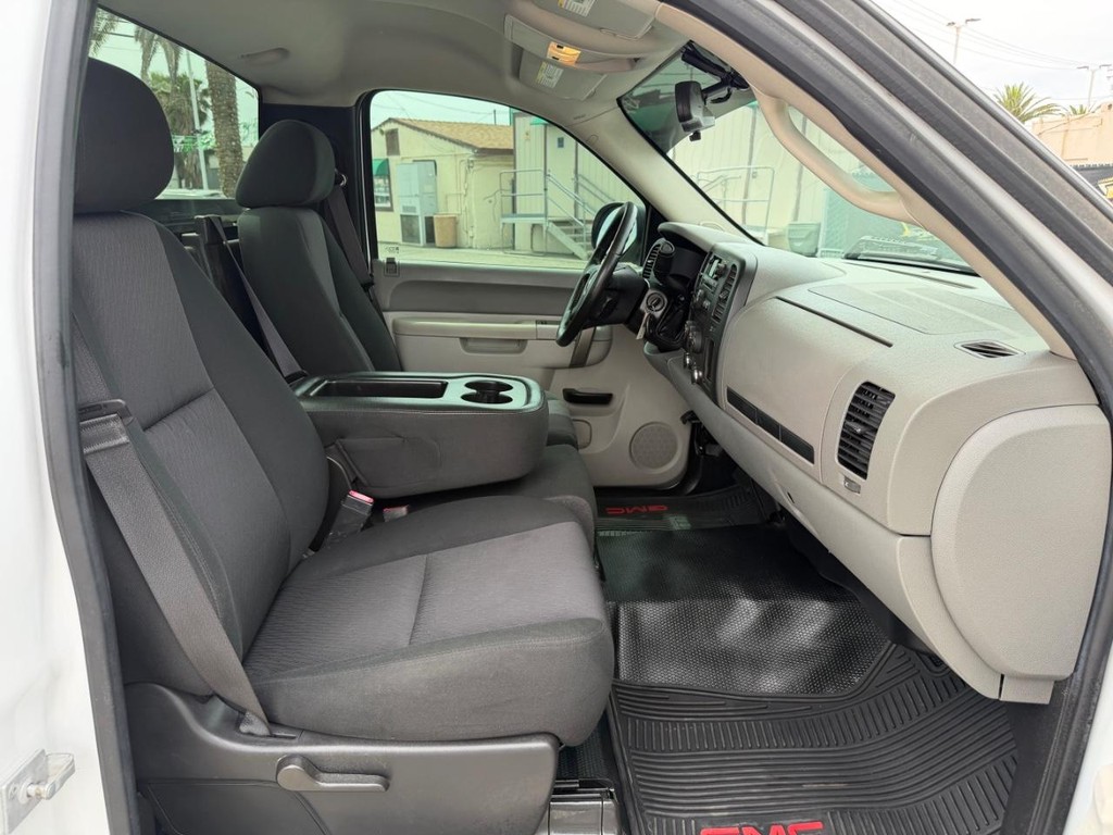 GMC Sierra 1500 Vehicle Full-screen Gallery Image 21