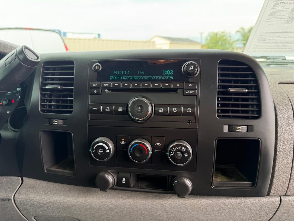 GMC Sierra 1500 Vehicle Full-screen Gallery Image 24