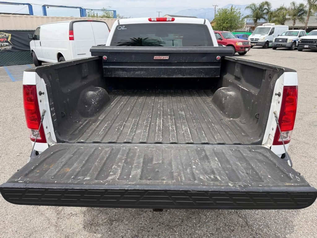 GMC Sierra 1500 Vehicle Full-screen Gallery Image 32