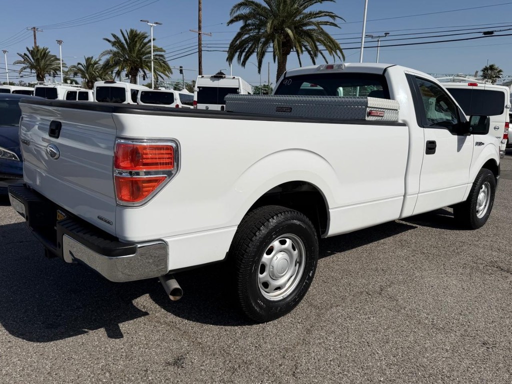 Ford F-150 Vehicle Full-screen Gallery Image 06