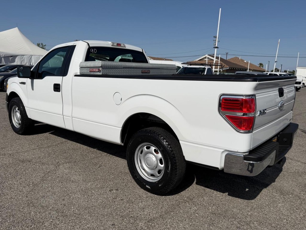 Ford F-150 Vehicle Full-screen Gallery Image 09