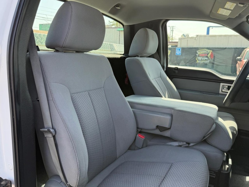 Ford F-150 Vehicle Full-screen Gallery Image 22