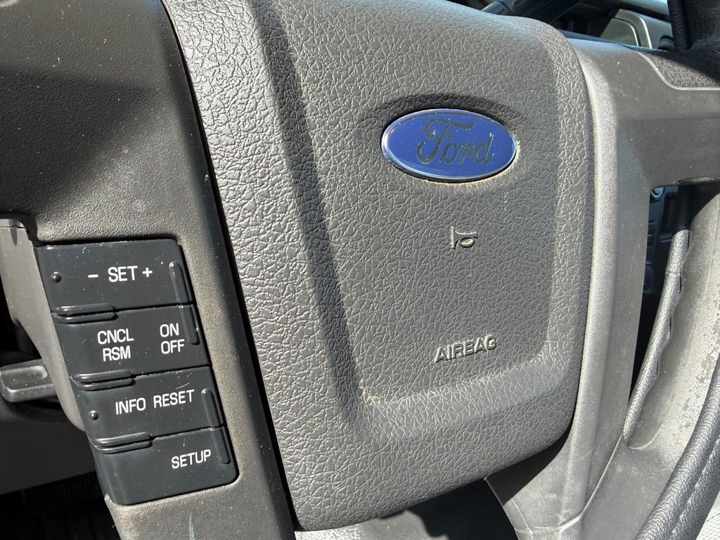 Ford F-150 Vehicle Full-screen Gallery Image 27