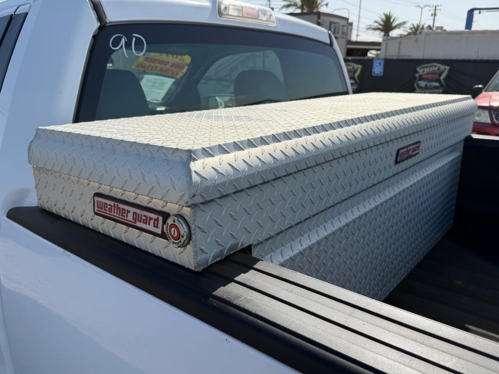 Ford F-150 Vehicle Full-screen Gallery Image 32