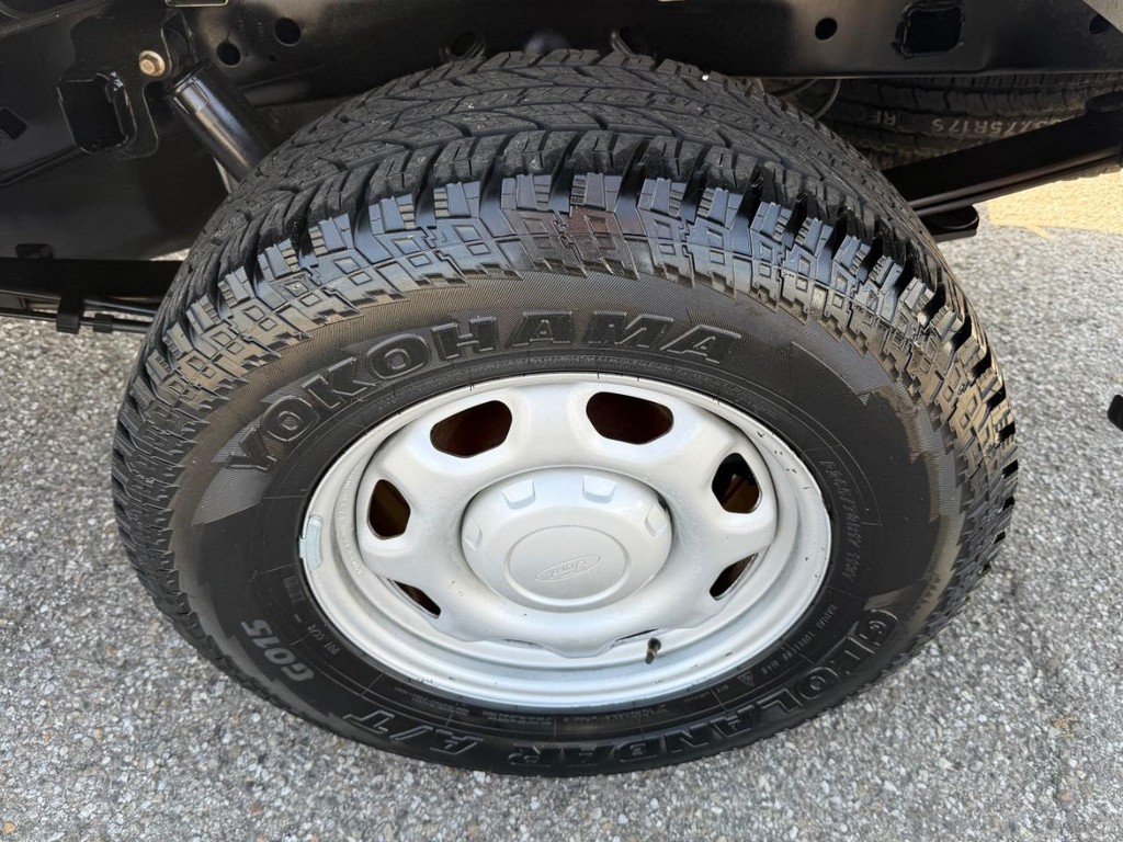 Ford F-150 Vehicle Full-screen Gallery Image 33