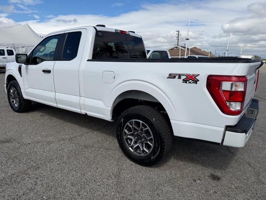 Ford F-150 Vehicle Full-screen Gallery Image 09