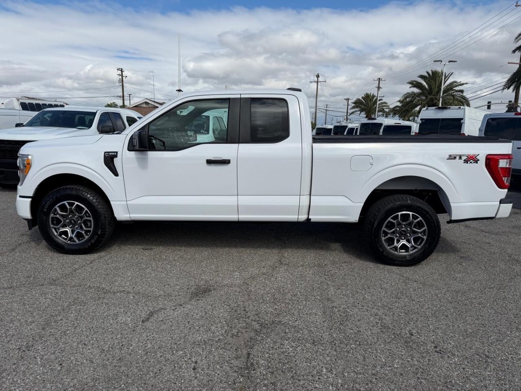 Ford F-150 Vehicle Full-screen Gallery Image 11