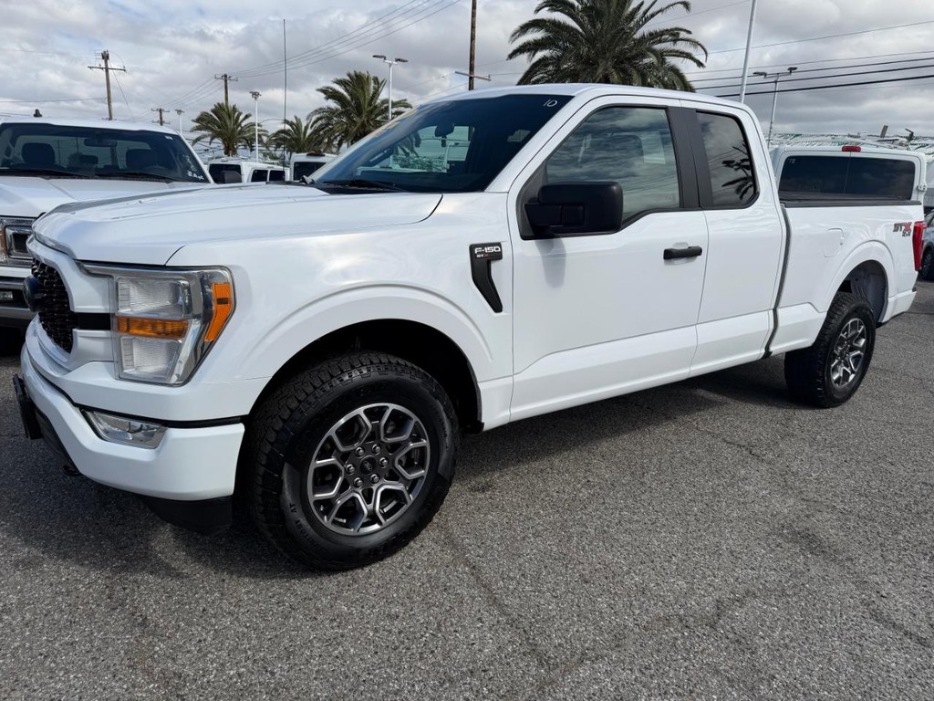 Ford F-150 Vehicle Full-screen Gallery Image 12