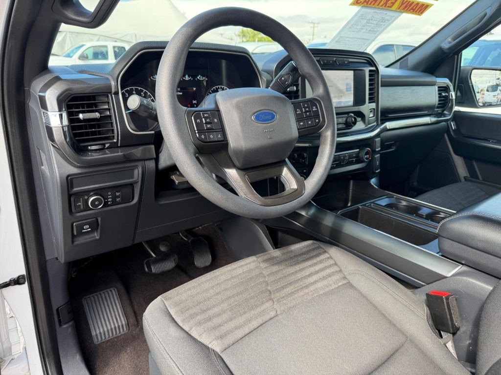 Ford F-150 Vehicle Full-screen Gallery Image 16