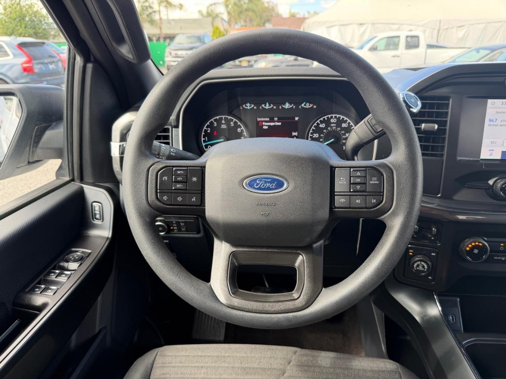 Ford F-150 Vehicle Full-screen Gallery Image 33