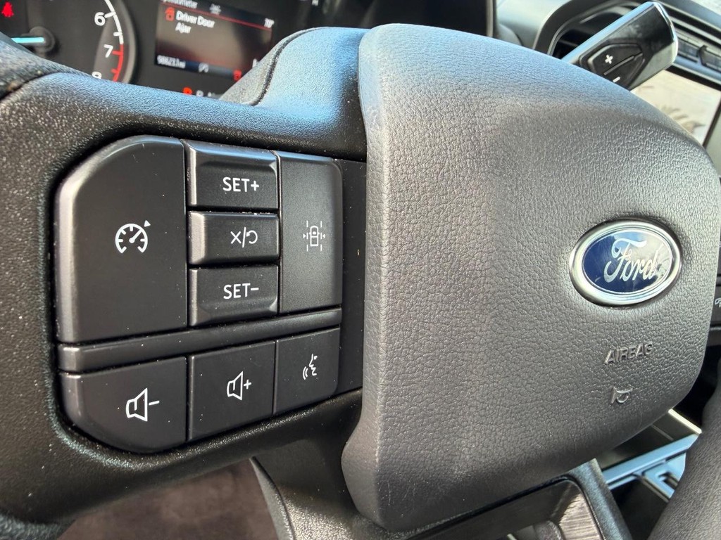 Ford F-150 Vehicle Full-screen Gallery Image 34