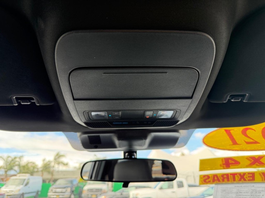 Ford F-150 Vehicle Full-screen Gallery Image 41