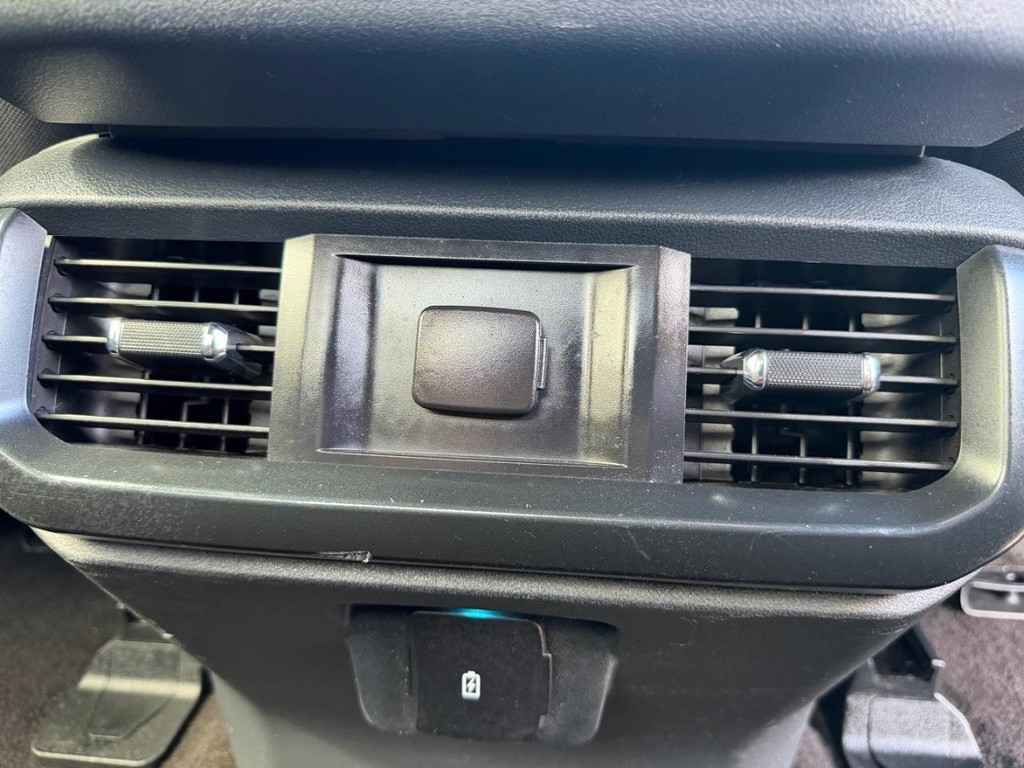 Ford F-150 Vehicle Full-screen Gallery Image 42