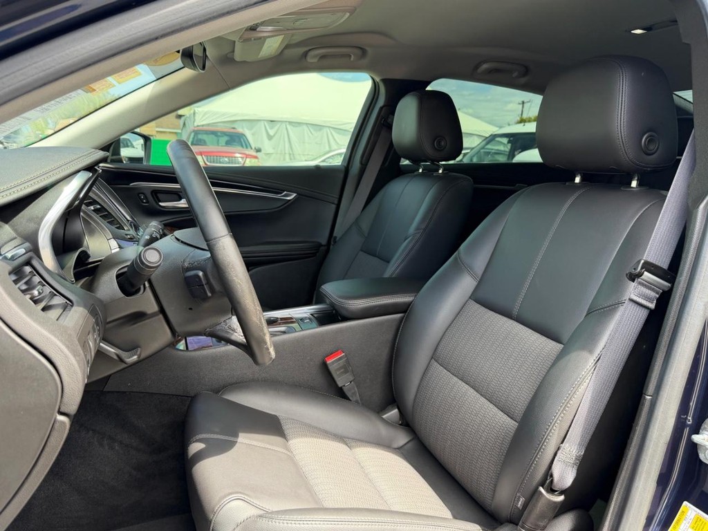 Chevrolet Impala Vehicle Full-screen Gallery Image 18