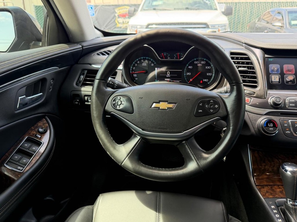 Chevrolet Impala Vehicle Full-screen Gallery Image 27