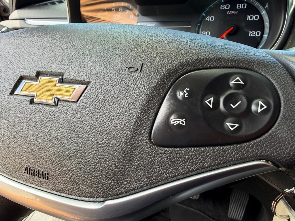 Chevrolet Impala Vehicle Full-screen Gallery Image 30