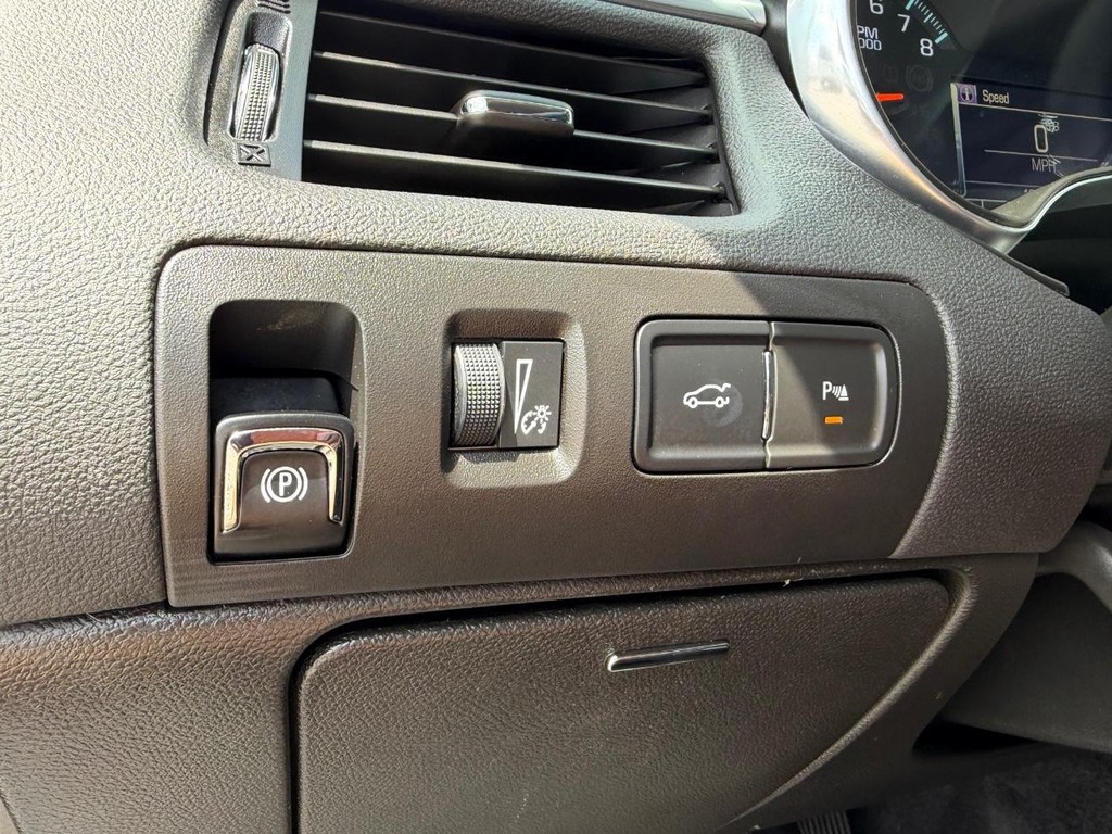 Chevrolet Impala Vehicle Full-screen Gallery Image 32