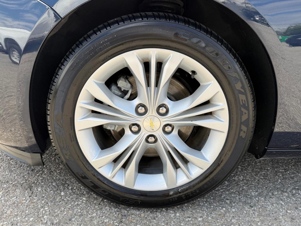 Chevrolet Impala Vehicle Full-screen Gallery Image 42