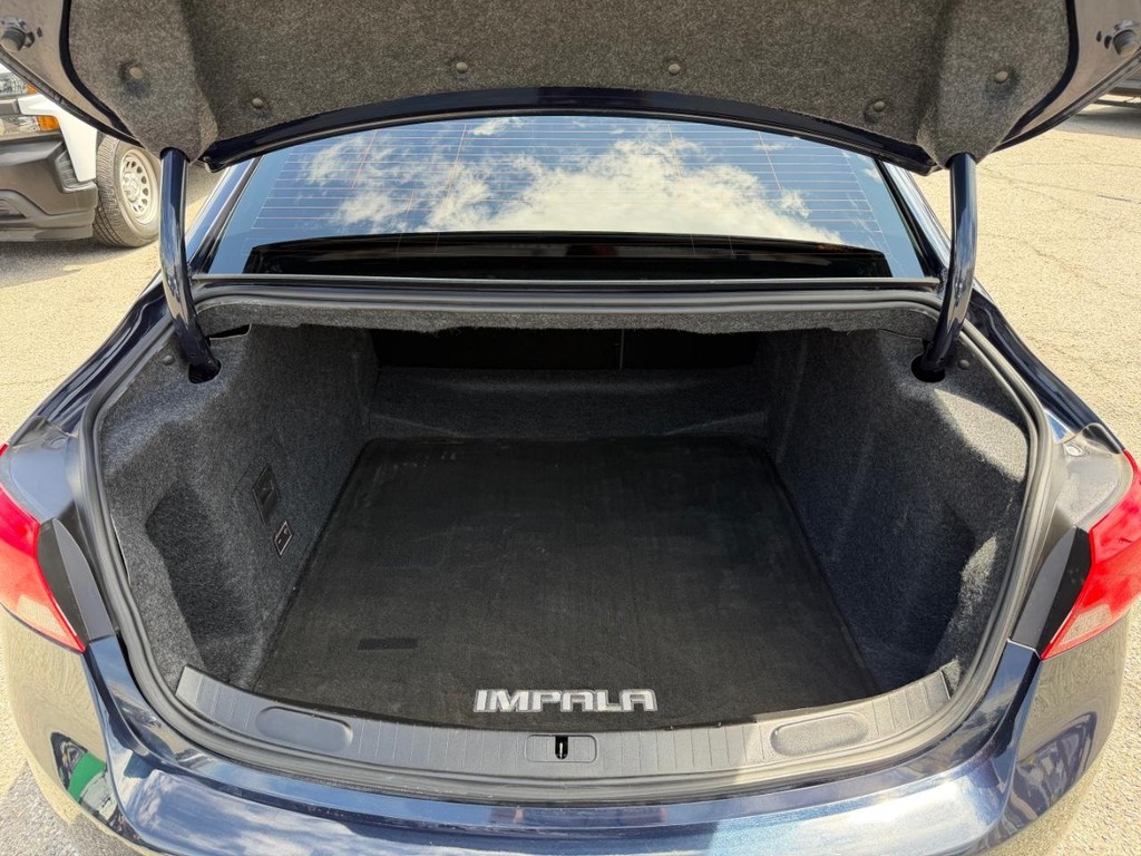 Chevrolet Impala Vehicle Full-screen Gallery Image 44