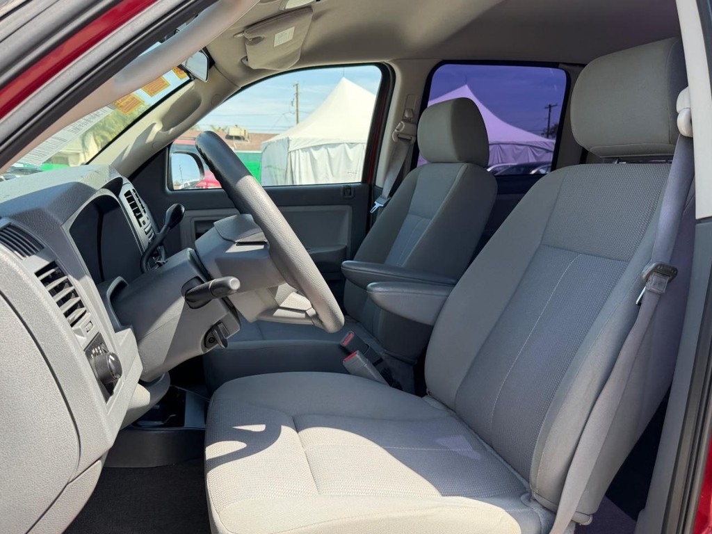 Dodge Dakota Vehicle Full-screen Gallery Image 21