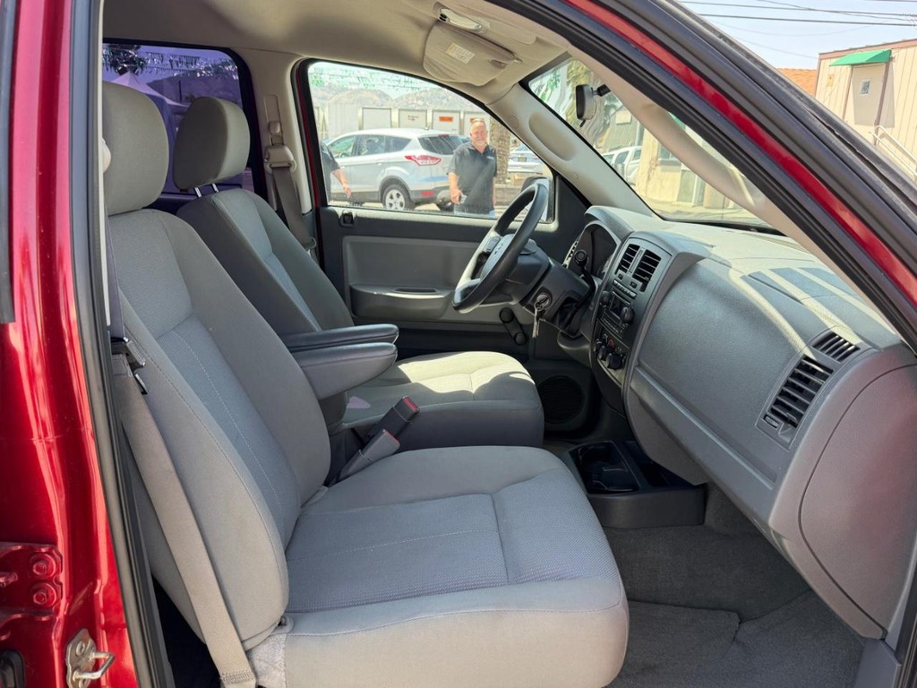 Dodge Dakota Vehicle Full-screen Gallery Image 24