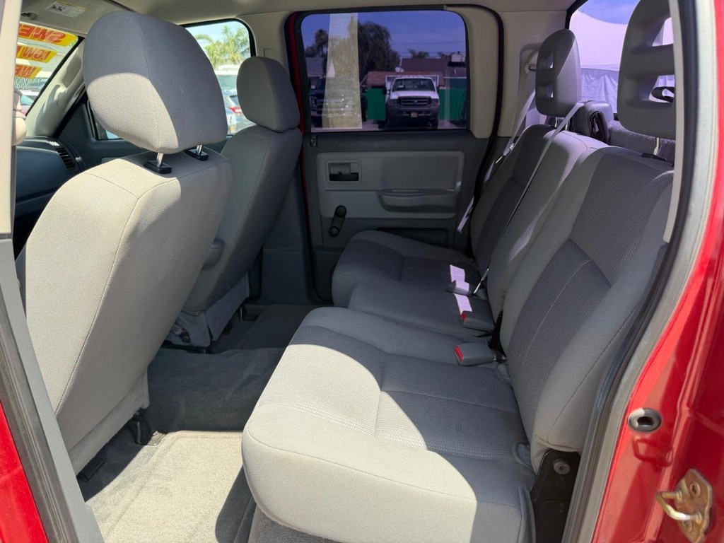 Dodge Dakota Vehicle Full-screen Gallery Image 34