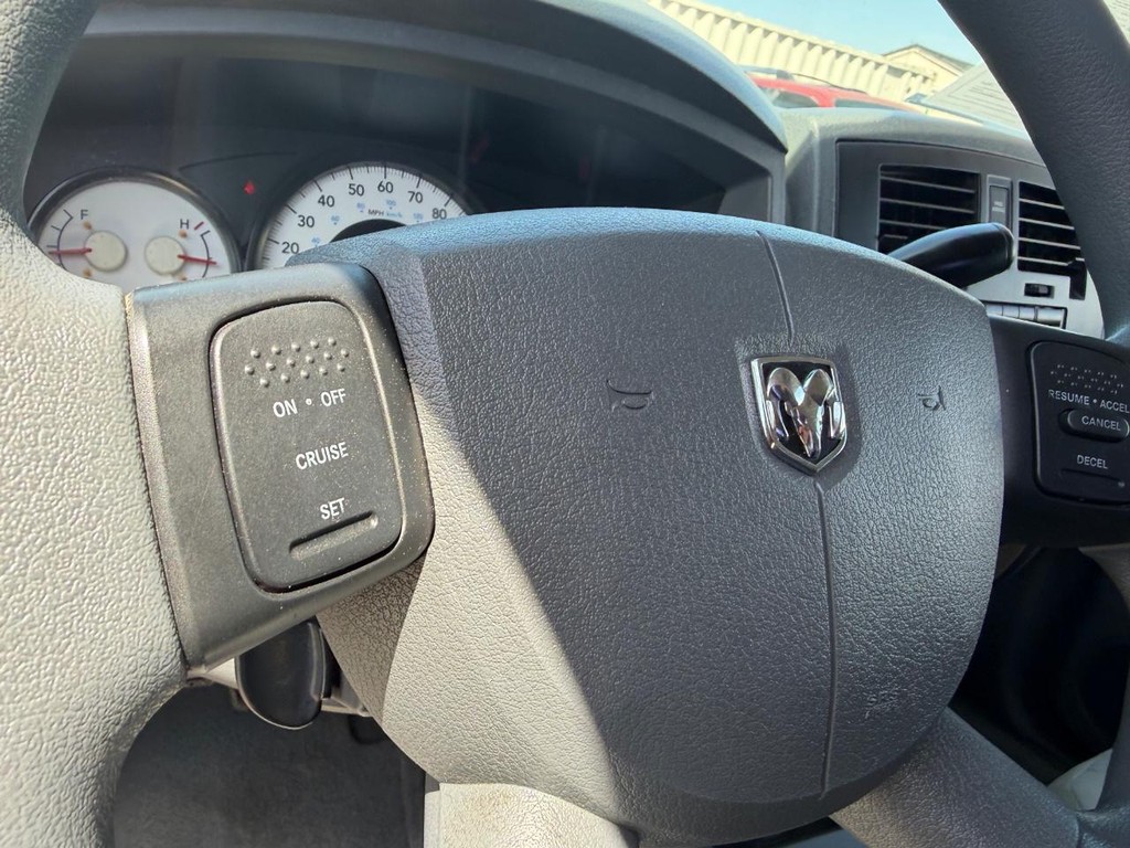 Dodge Dakota Vehicle Full-screen Gallery Image 36