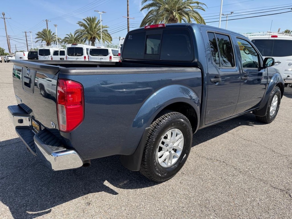 Nissan Frontier Vehicle Full-screen Gallery Image 06
