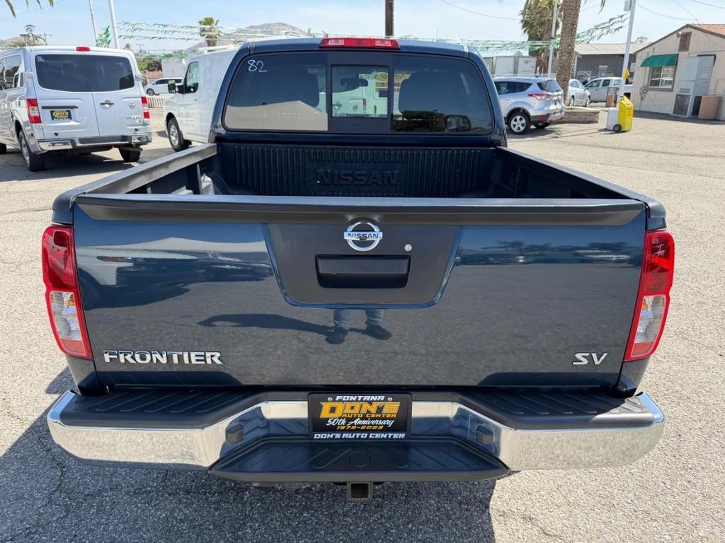 Nissan Frontier Vehicle Full-screen Gallery Image 08