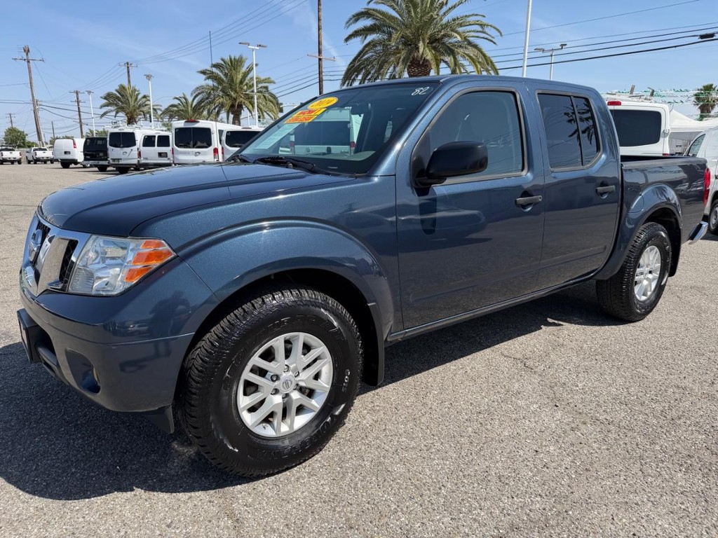 Nissan Frontier Vehicle Full-screen Gallery Image 12