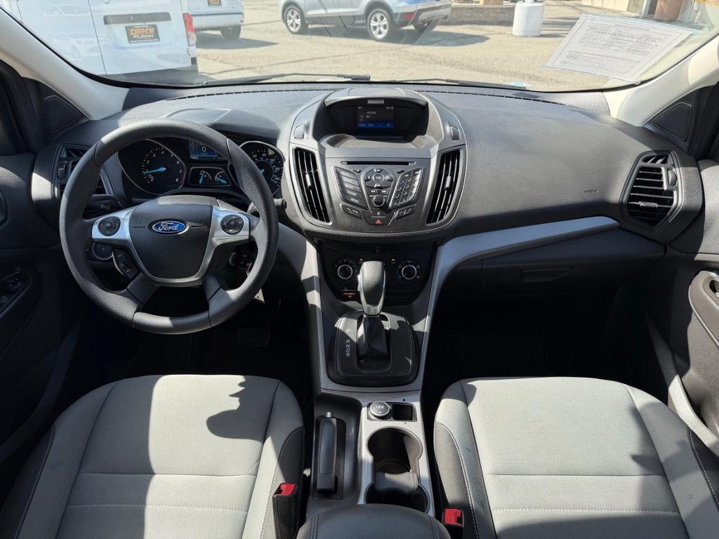 Ford Escape Vehicle Full-screen Gallery Image 23