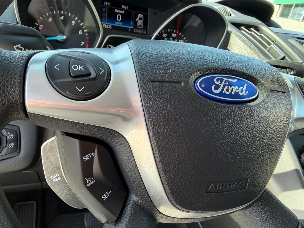 Ford Escape Vehicle Full-screen Gallery Image 28