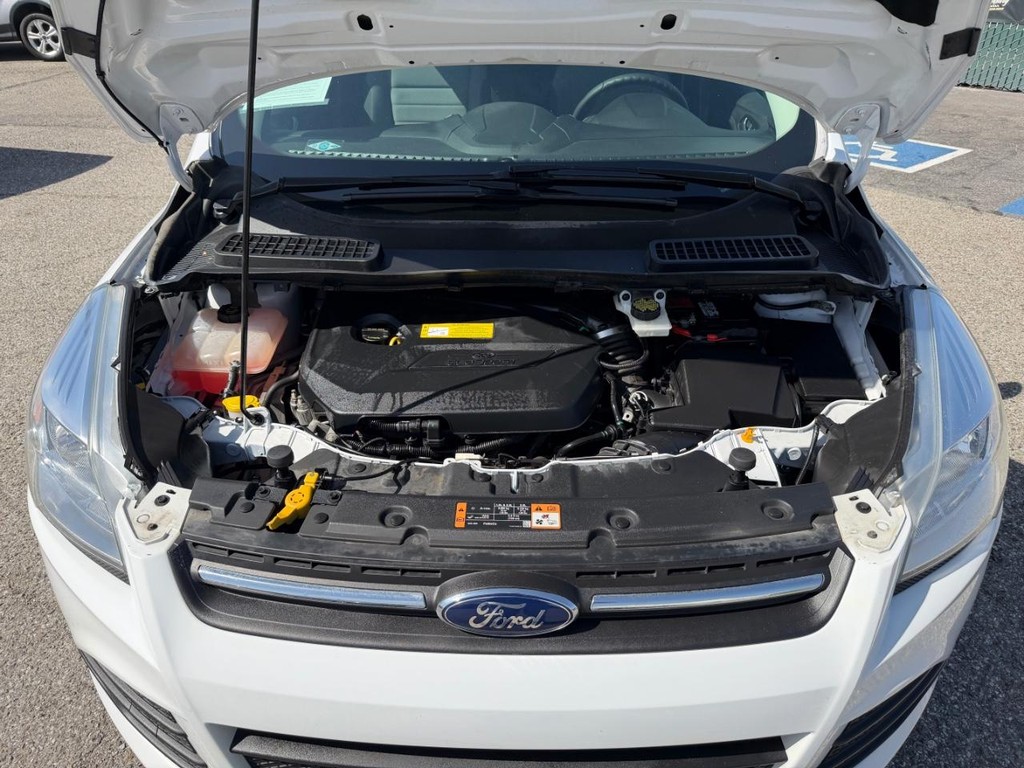 Ford Escape Vehicle Full-screen Gallery Image 39