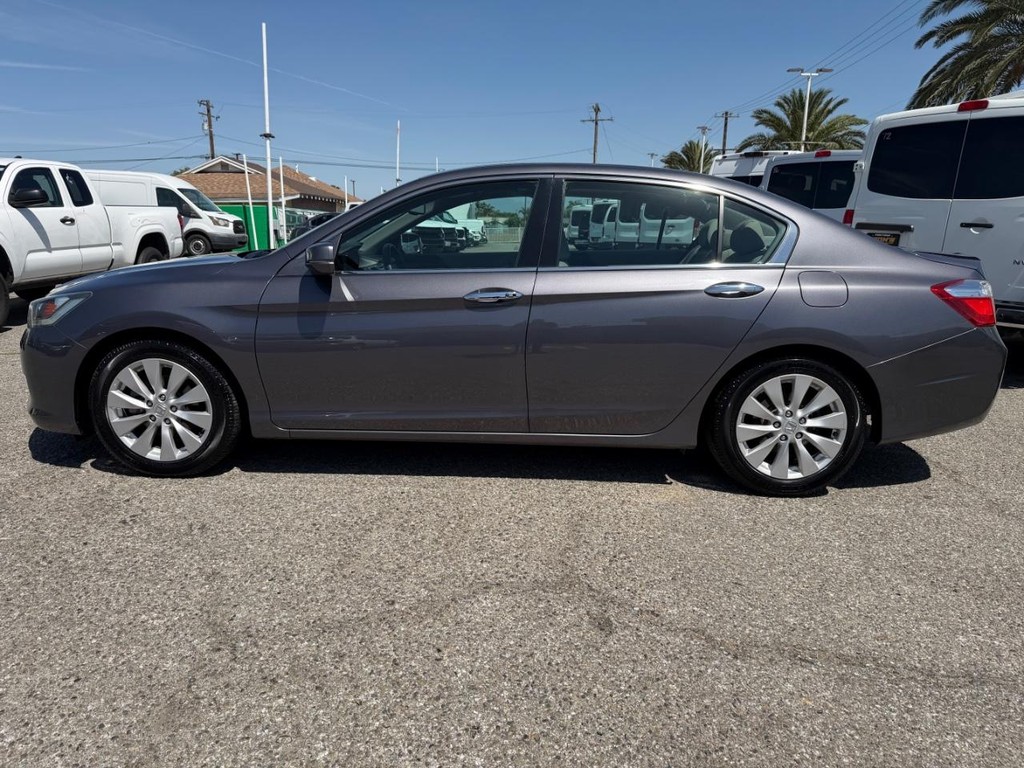 Honda Accord Vehicle Full-screen Gallery Image 11