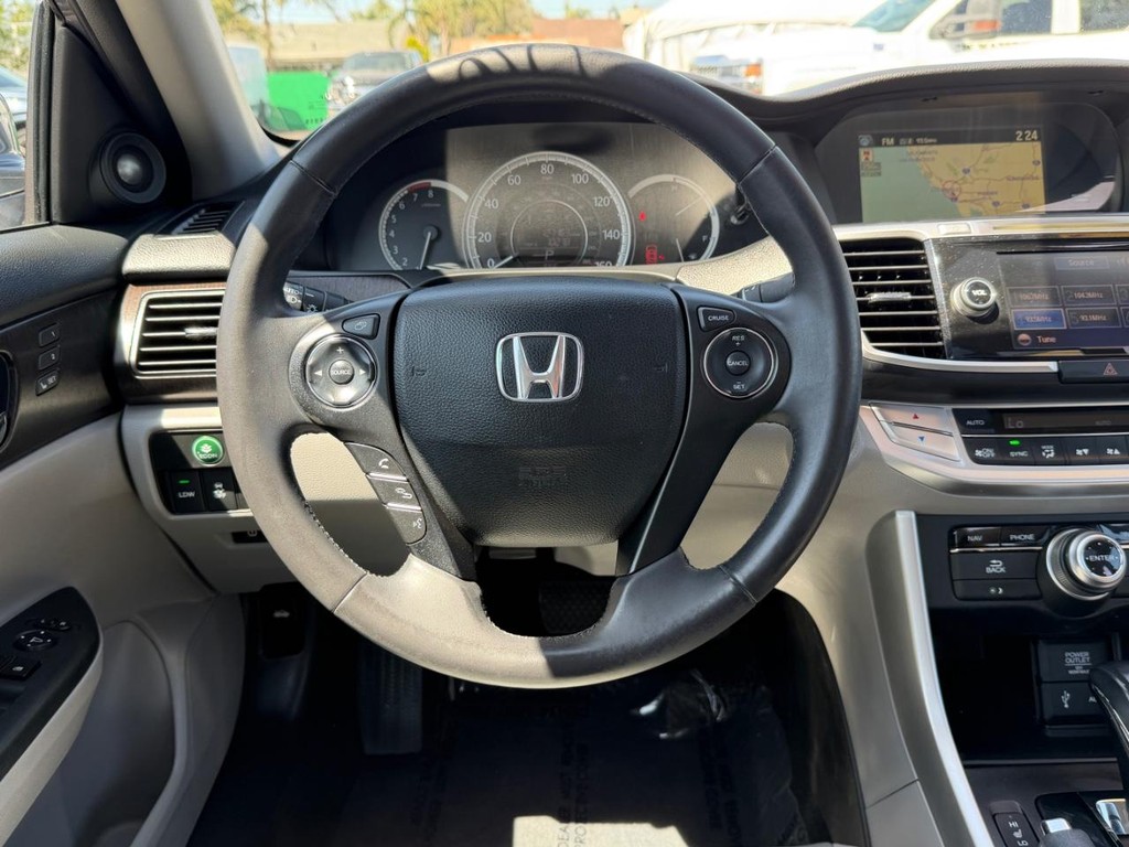 Honda Accord Vehicle Full-screen Gallery Image 26