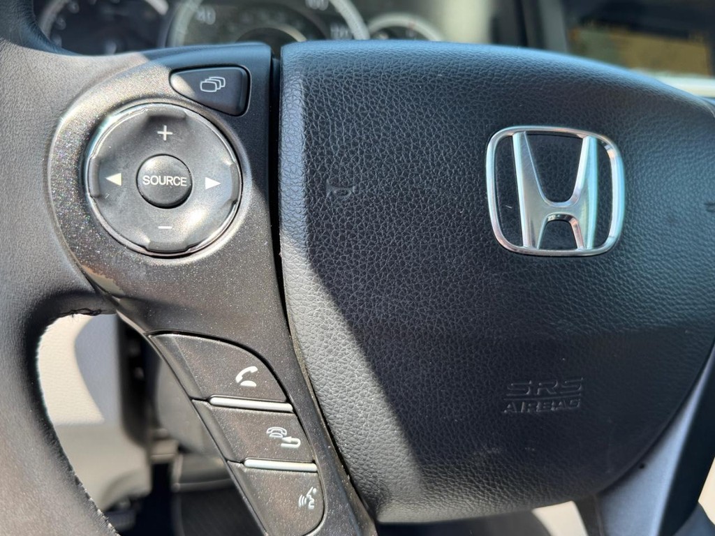 Honda Accord Vehicle Full-screen Gallery Image 27