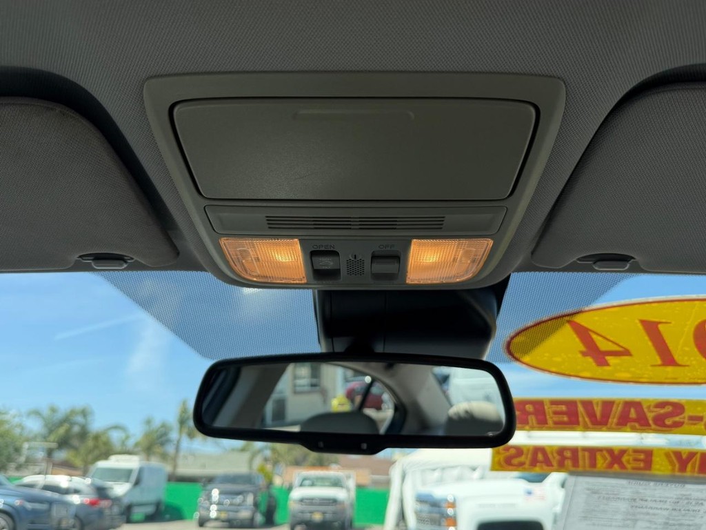 Honda Accord Vehicle Full-screen Gallery Image 30