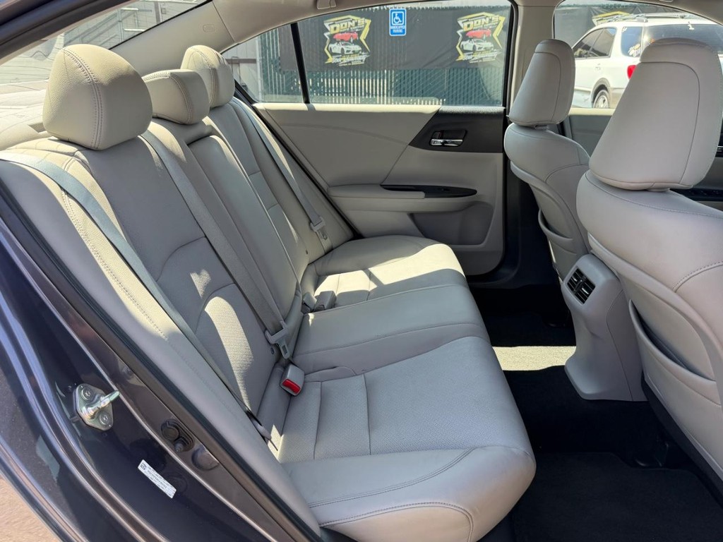 Honda Accord Vehicle Full-screen Gallery Image 39