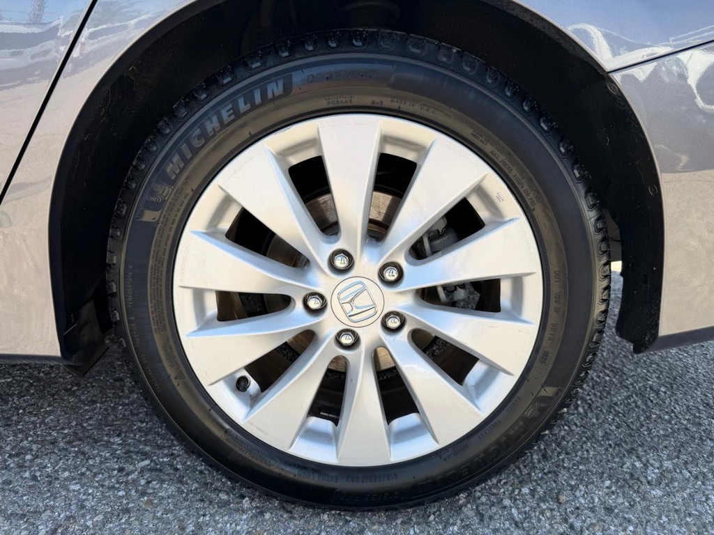 Honda Accord Vehicle Full-screen Gallery Image 47