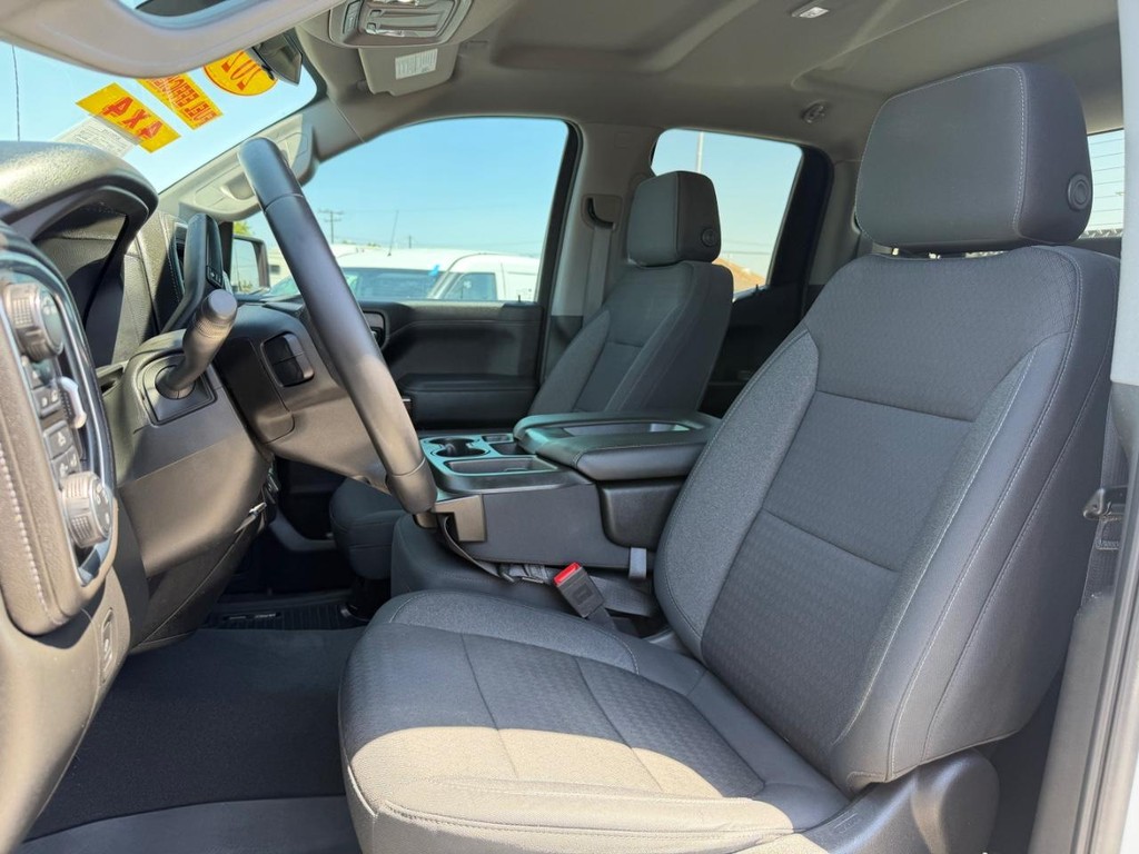 Chevrolet Silverado 1500 Vehicle Full-screen Gallery Image 18