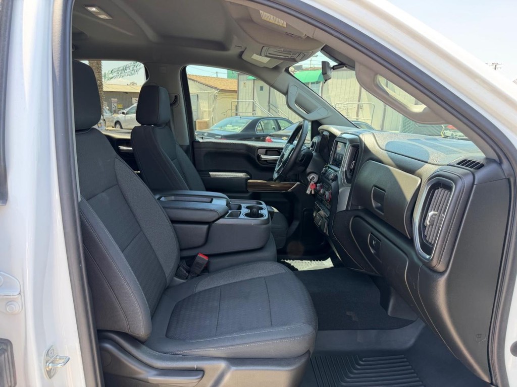 Chevrolet Silverado 1500 Vehicle Full-screen Gallery Image 21